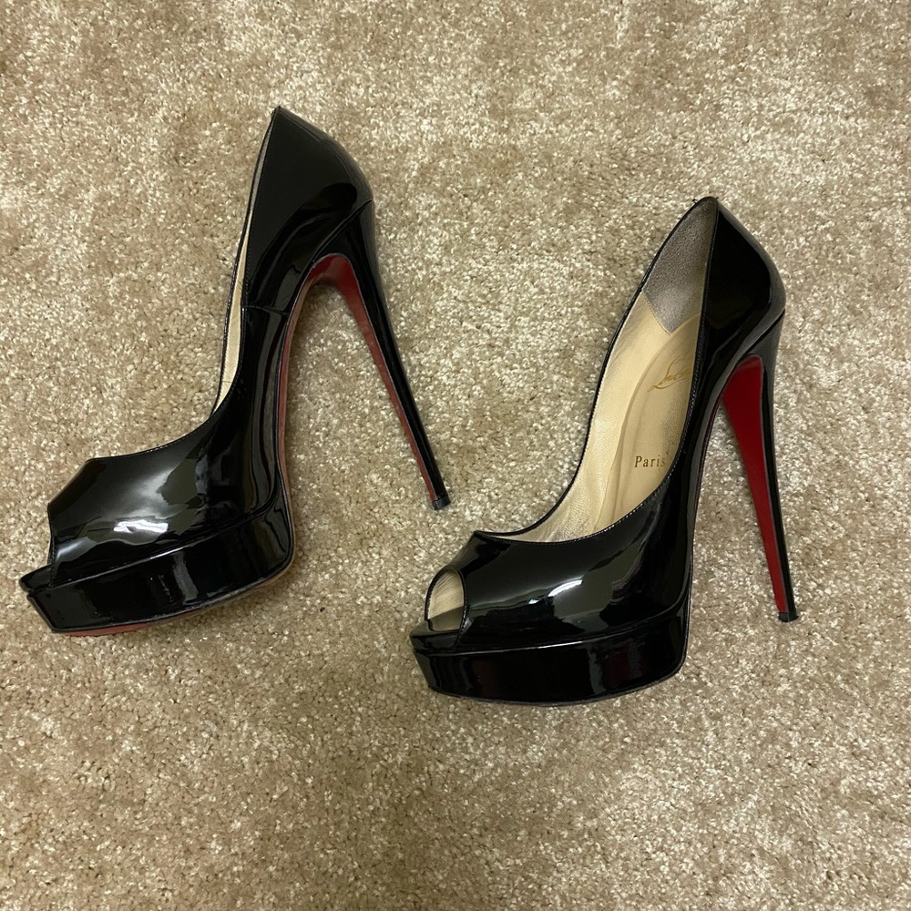 Christian Louboutin lady peep